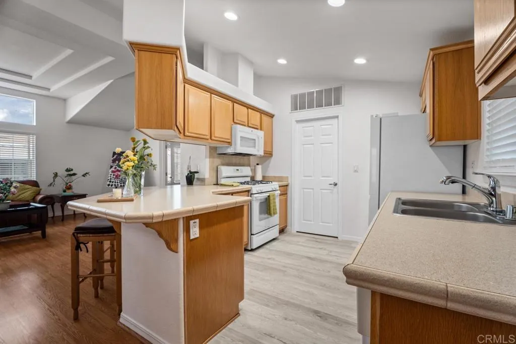 https://cdn.realtyfeed.com/cdn/127/306682155/779d88f1cf3b7b4a512710818dcae5c7.webp