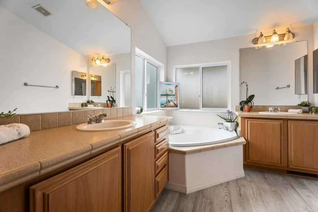 https://cdn.realtyfeed.com/cdn/127/306682155/c8c98163c9c59c6e9861777d99980c4c.webp