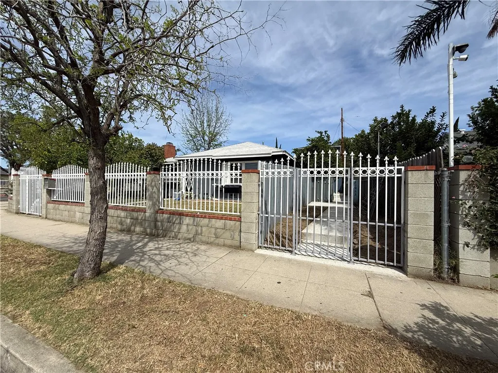 Canoga Park, CA 91304