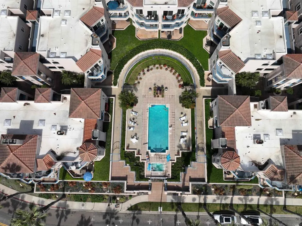https://cdn.realtyfeed.com/cdn/127/306682223/34e4aa7de087a4279f4953322fb61ad5.webp