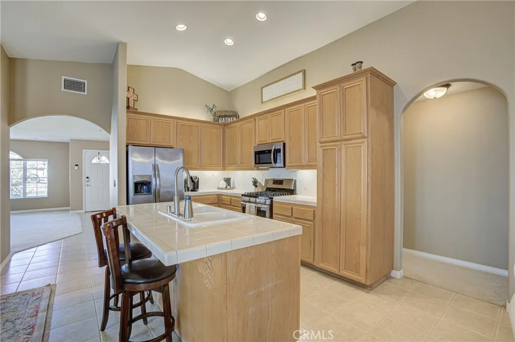 https://cdn.realtyfeed.com/cdn/127/306682228/b1c445d42a7299c1dc1015e55d14de1d.webp