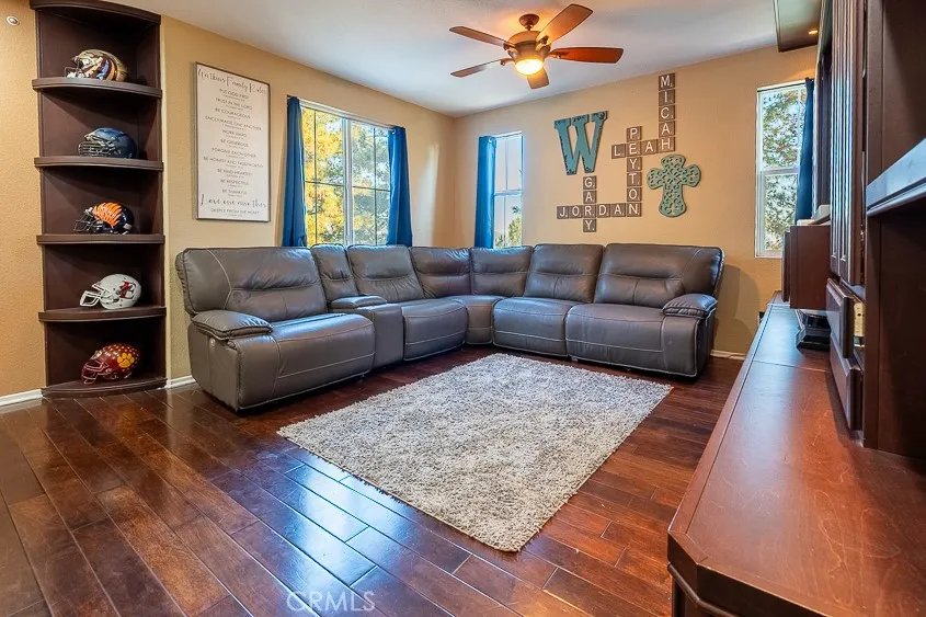 https://cdn.realtyfeed.com/cdn/127/306682272/a8c812928700b0d3b2bd194fdd4e5066.webp