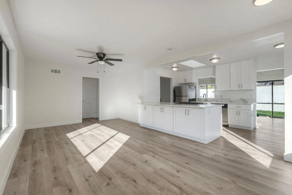https://cdn.realtyfeed.com/cdn/127/306682291/4ada45f8575345986b8e07493d0c6ab1.webp