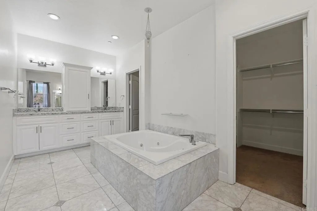 https://cdn.realtyfeed.com/cdn/127/306682373/0a33b04c6f010a816e764981b3e7c191.webp