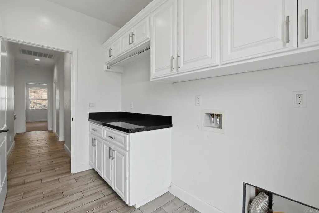 https://cdn.realtyfeed.com/cdn/127/306682373/231b141dc3298bb46745088321ef3e16.webp