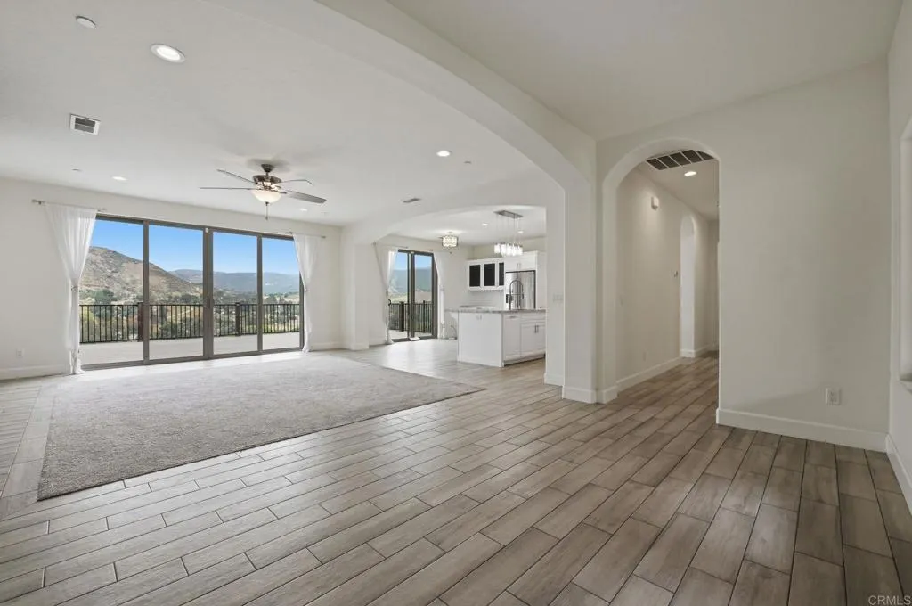 https://cdn.realtyfeed.com/cdn/127/306682373/441ec6da9ecc468926a9b2967d54e631.webp