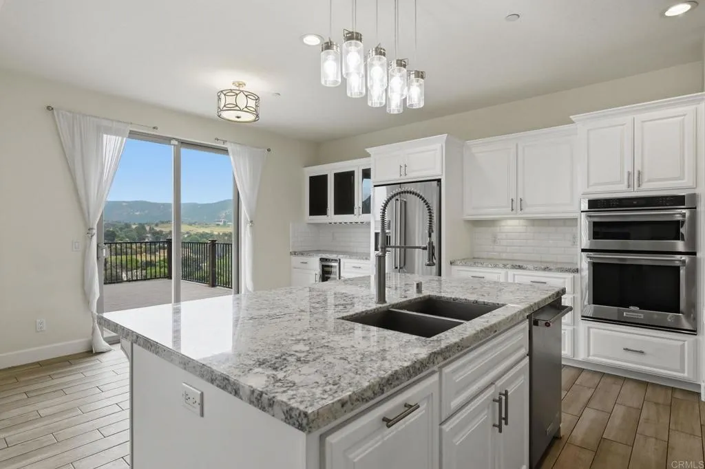 https://cdn.realtyfeed.com/cdn/127/306682373/ea37473a6eafed73f2334b6fad1161ab.webp