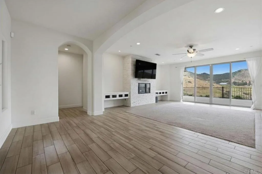 https://cdn.realtyfeed.com/cdn/127/306682373/ed48408a8e699b8d0a21138c4d311e21.webp
