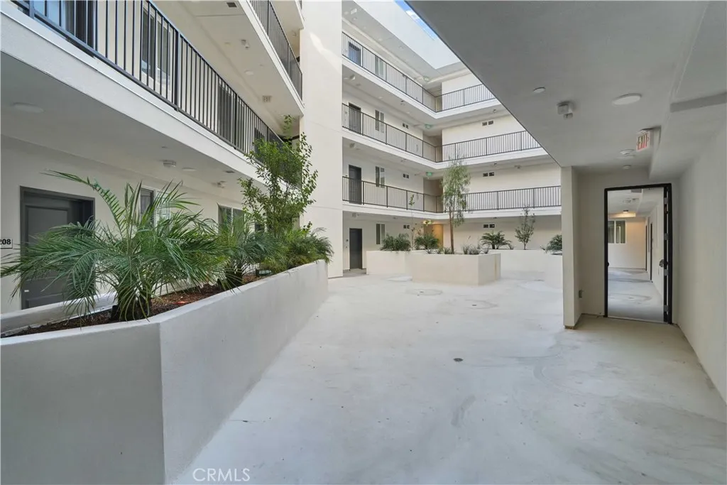 8750 Sepulveda Boulevard UNIT 302, North Hills, CA, 91343