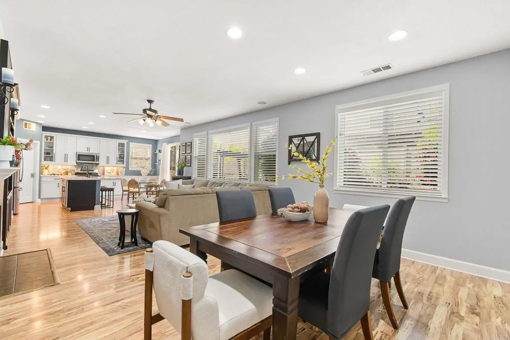 https://cdn.realtyfeed.com/cdn/127/306682395/1e8473858ba68446040aefd3474f274f.webp