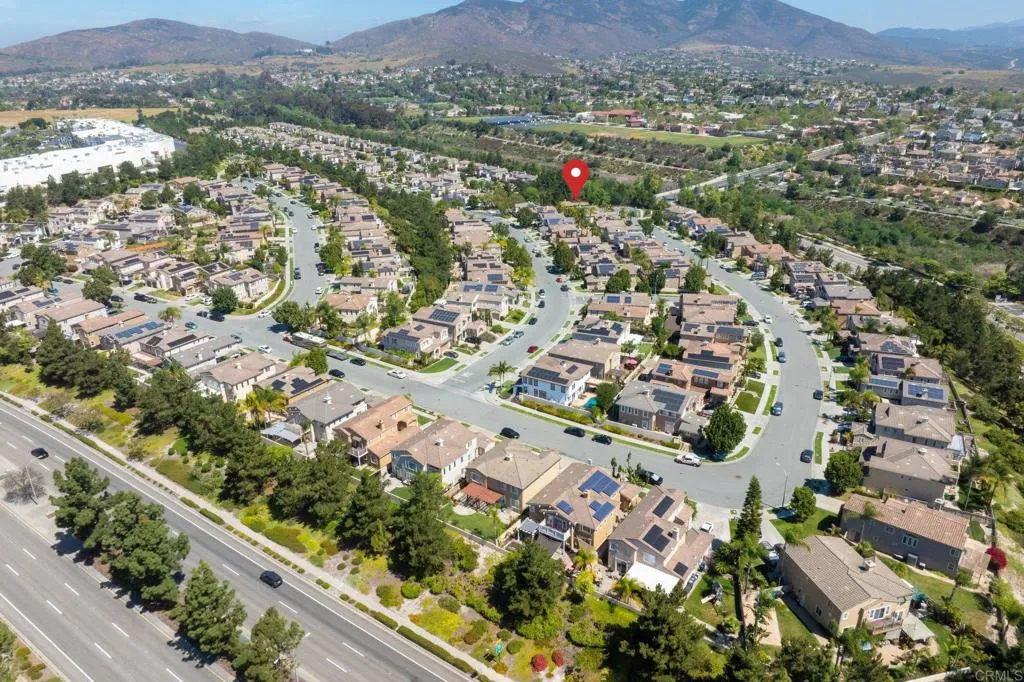 https://cdn.realtyfeed.com/cdn/127/306682395/63543a584f4b4f4bc9968435b4bdc3a2.webp