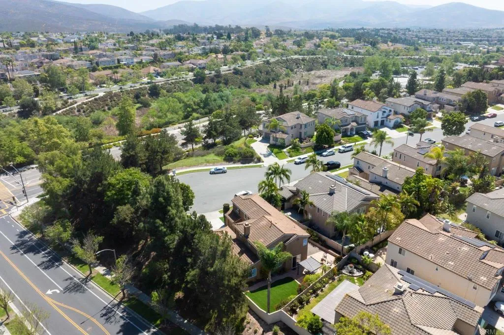 https://cdn.realtyfeed.com/cdn/127/306682395/aab5981f5bac7c91aaf0b37b04978f0d.webp
