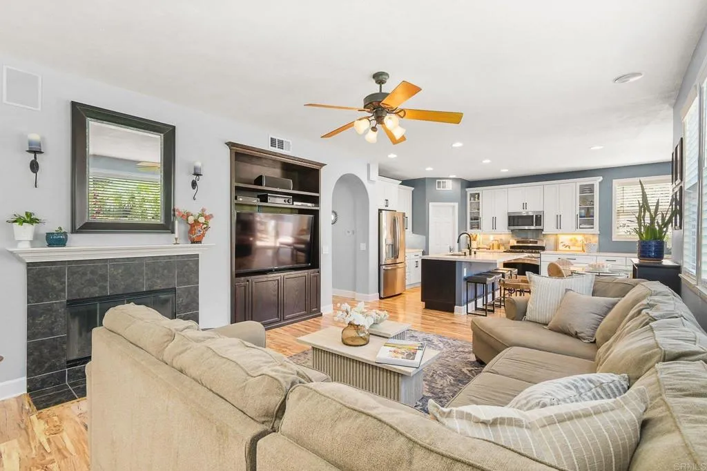 https://cdn.realtyfeed.com/cdn/127/306682395/ea0c58a2afbfc86bcb028d2cf392952f.webp
