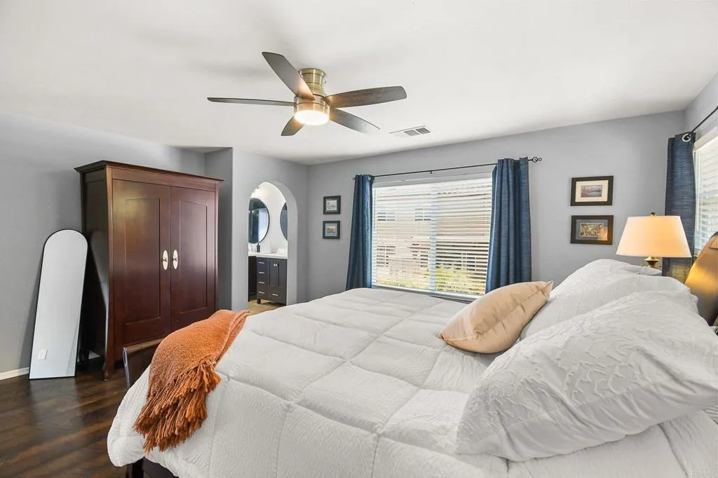 https://cdn.realtyfeed.com/cdn/127/306682395/f82f1f614d19bfd19eb60c4363af5b5a.webp