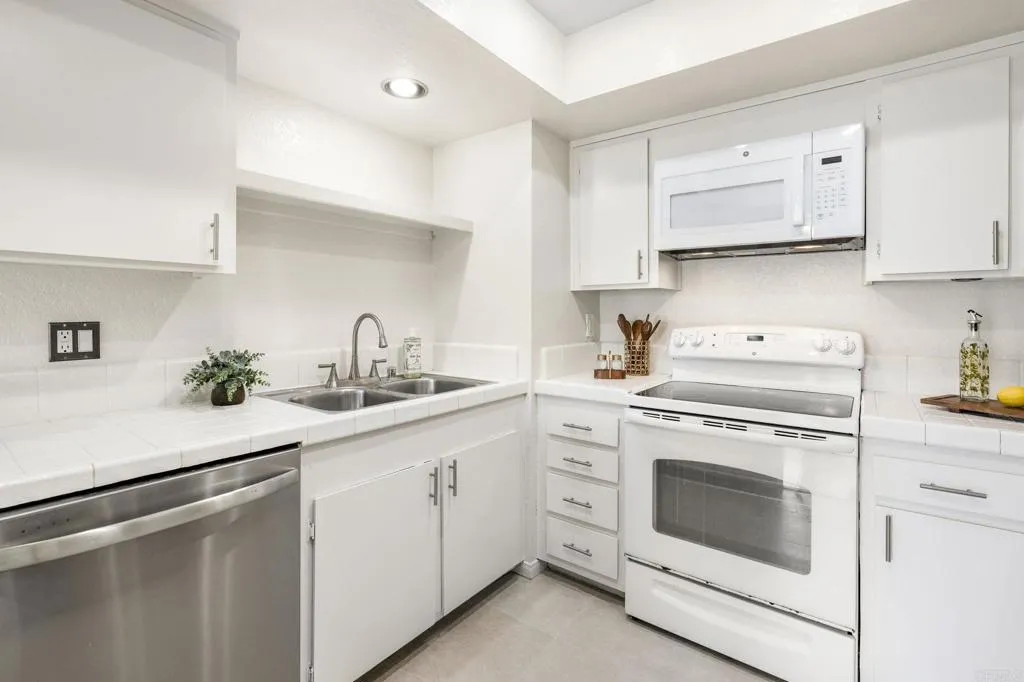 https://cdn.realtyfeed.com/cdn/127/306682403/87e61aacdf16a06a3c691af20bc01c54.webp