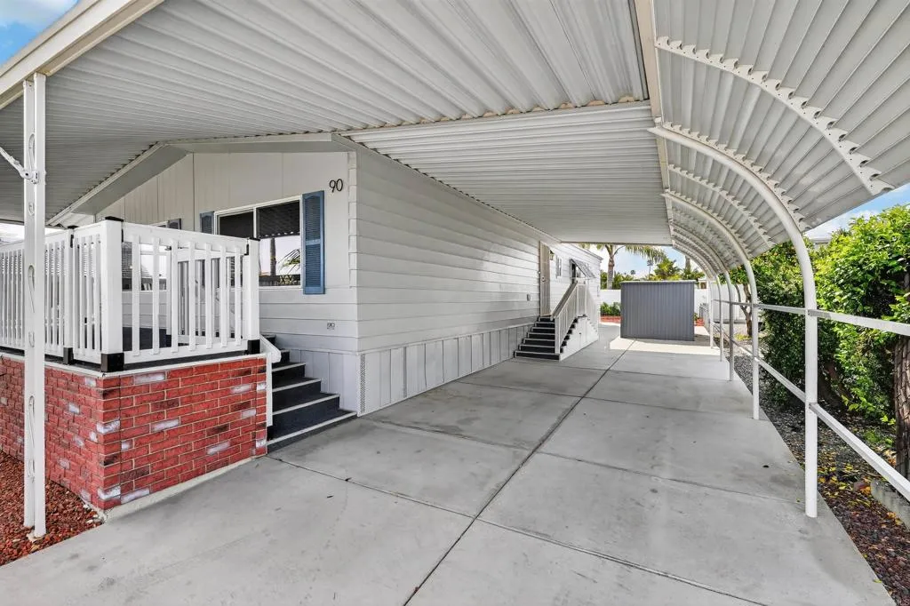 https://cdn.realtyfeed.com/cdn/127/306682414/449bf182ffb2431120d55895a2e69275.webp
