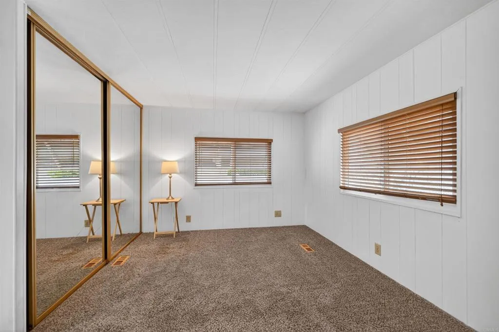 https://cdn.realtyfeed.com/cdn/127/306682414/5c056167c46cdb583df531d96a7dce40.webp