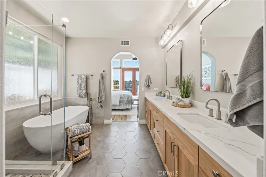 https://cdn.realtyfeed.com/cdn/127/306682426/7cbb7df23cd0d67abe63fe159cda6ec8.webp