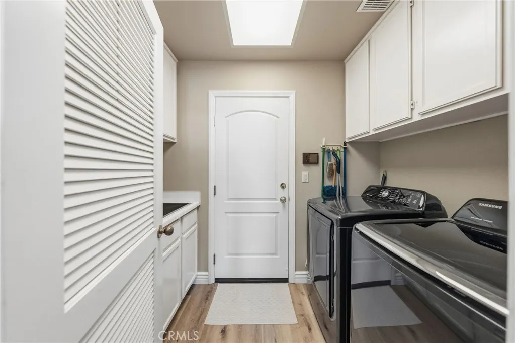 https://cdn.realtyfeed.com/cdn/127/306682426/fc982017f7d09b5eab3438badc2bdaa0.webp