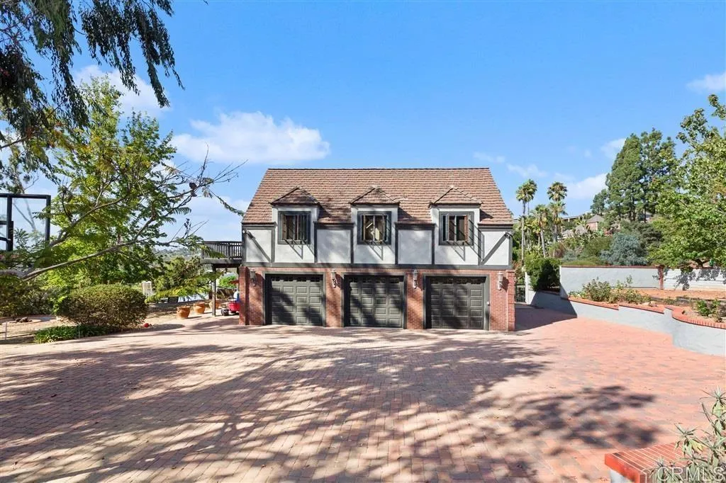 https://cdn.realtyfeed.com/cdn/127/306682428/6bba138b507ae31eb66c3c9f840bcf7e.webp