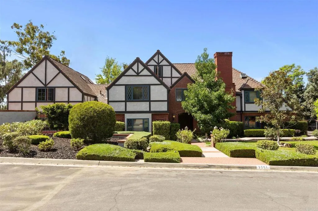 https://cdn.realtyfeed.com/cdn/127/306682428/a6943668d720103c27c481d13645de94.webp
