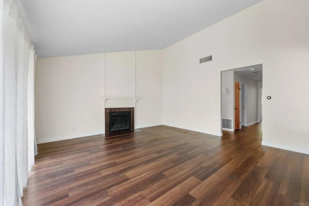 https://cdn.realtyfeed.com/cdn/127/306682509/da9516f7b4598c9a2854e799ed5087f4.webp