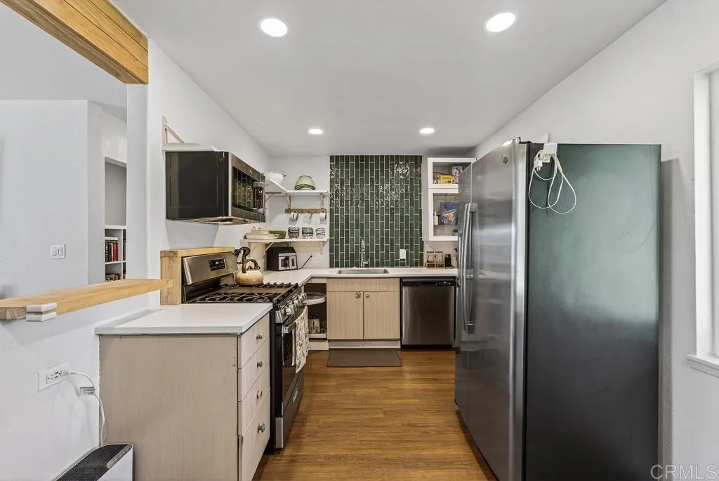 https://cdn.realtyfeed.com/cdn/127/306682536/f95a7e23c67edb963986073fff2c5568.webp