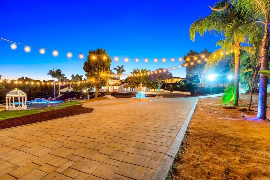 https://cdn.realtyfeed.com/cdn/127/306682563/2b4ff9766b70bf26bda938910f343255.webp