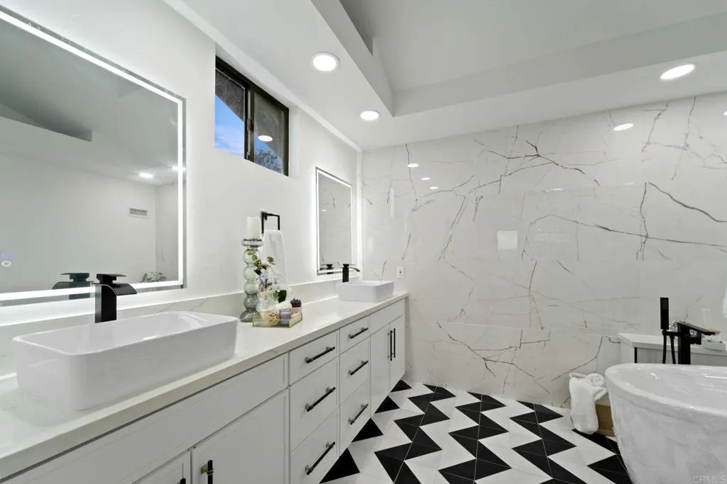 https://cdn.realtyfeed.com/cdn/127/306682563/6159eba9712258915c2337f905d4d3ca.webp
