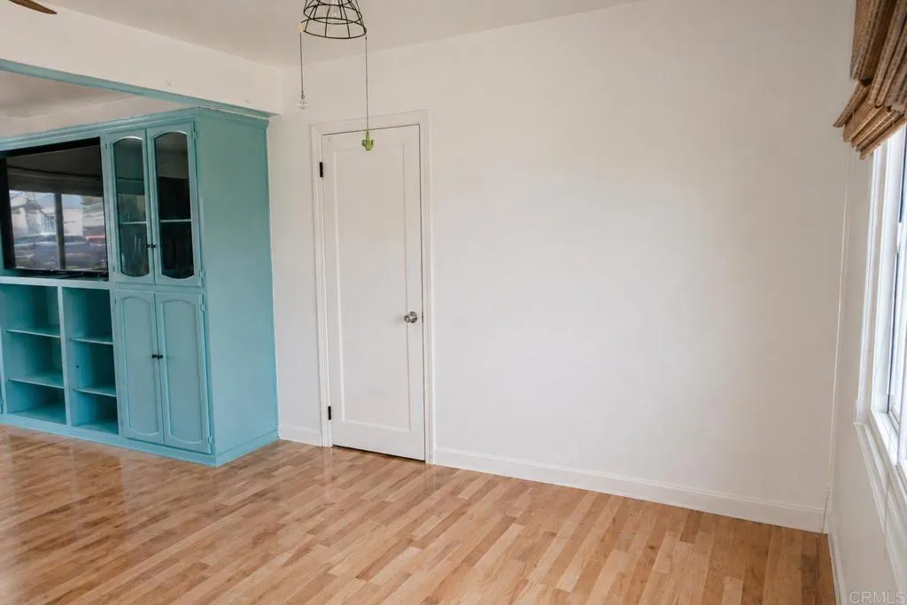 https://cdn.realtyfeed.com/cdn/127/306682648/19de39bc0ad661a776dbe3a58993a4d4.webp