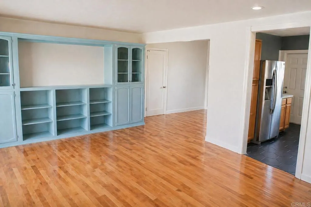 https://cdn.realtyfeed.com/cdn/127/306682648/c9e91bff21983f272feffb484c904557.webp