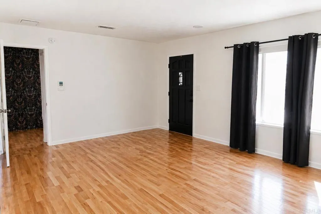 https://cdn.realtyfeed.com/cdn/127/306682648/e116b5f1020021dddc0976f253aa488b.webp