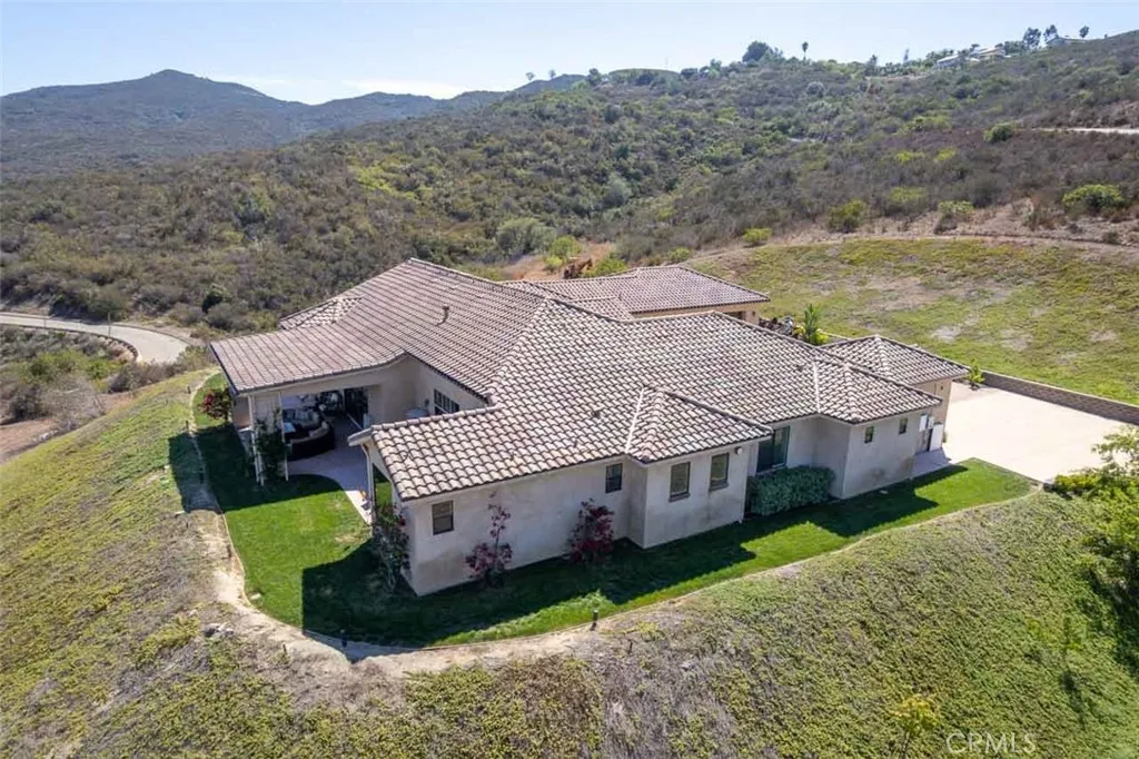 https://cdn.realtyfeed.com/cdn/127/306682659/877b97f78489b7c860df3080b3ce9ec4.webp