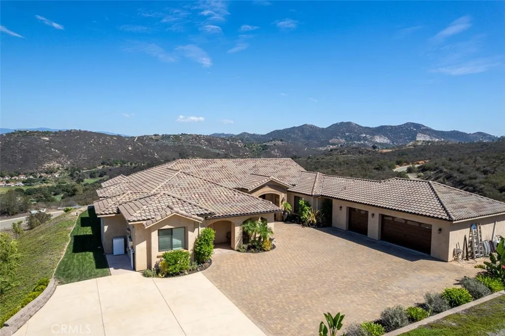 https://cdn.realtyfeed.com/cdn/127/306682659/c0e2d7bfd344addc5d14862bfa0169f5.webp