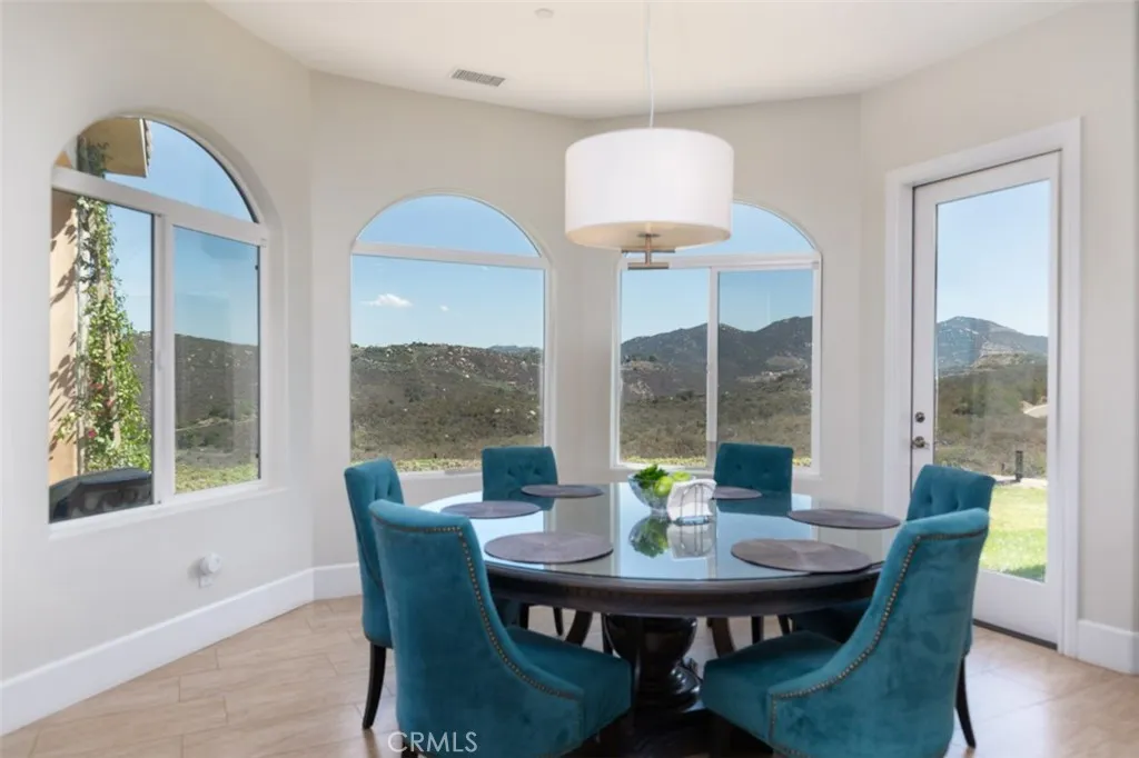 https://cdn.realtyfeed.com/cdn/127/306682659/d05563bfcf5545ddb66bff371faaffb9.webp