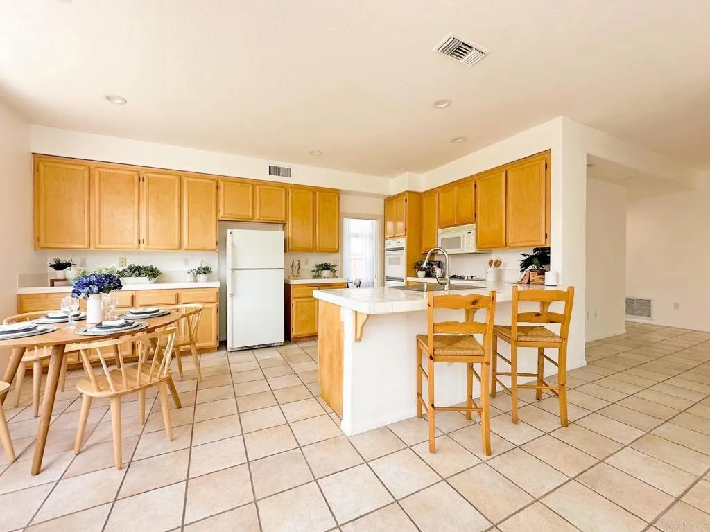 https://cdn.realtyfeed.com/cdn/127/306682775/e58682c090d90264aef4cbf7401aa2f7.webp