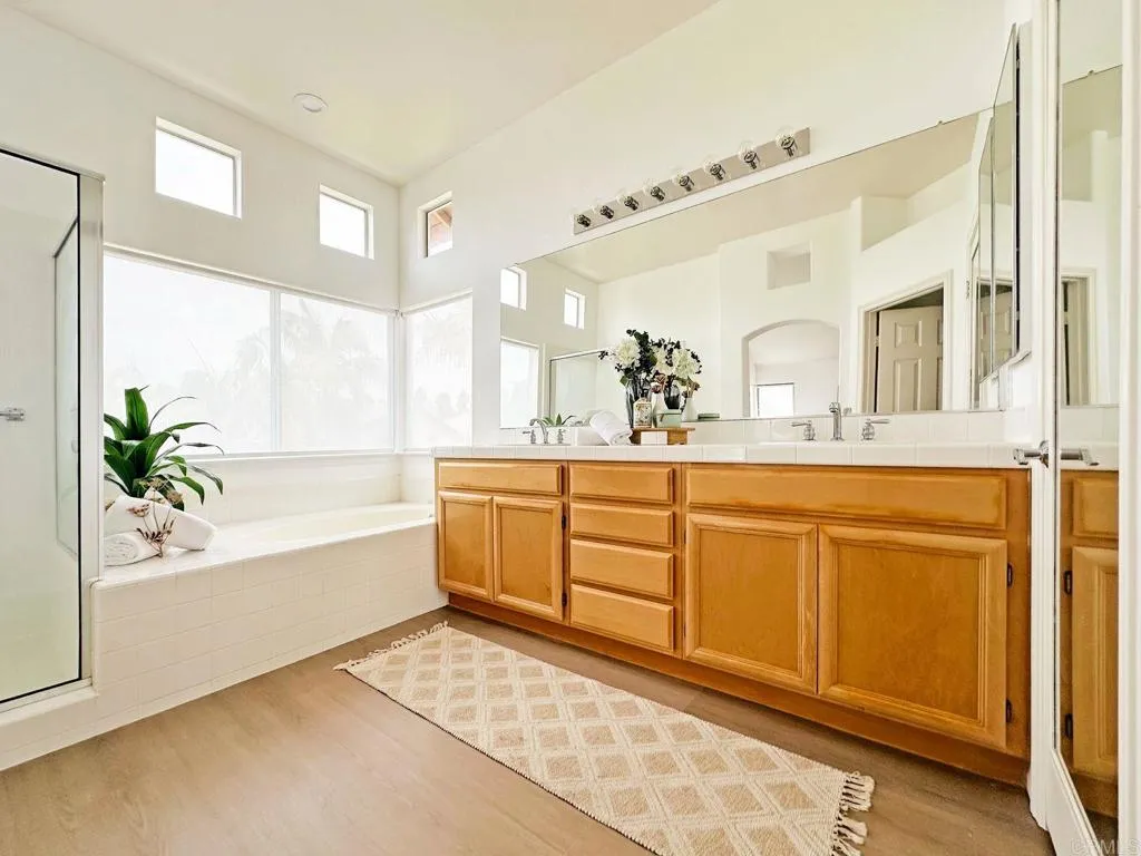 https://cdn.realtyfeed.com/cdn/127/306682775/fbab0087f5df8241c6925ed88615e550.webp