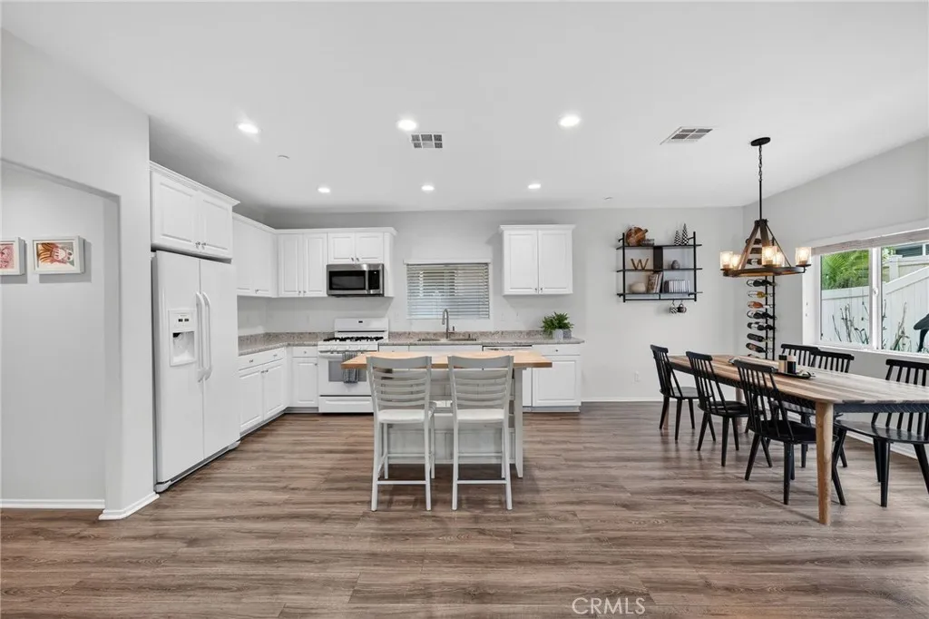 https://cdn.realtyfeed.com/cdn/127/306682795/0125f250e4d931d67e4949b337716553.webp