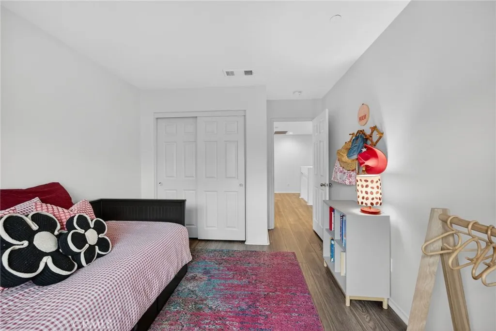 https://cdn.realtyfeed.com/cdn/127/306682795/2c30dcc88bb79751a49813f15c490703.webp