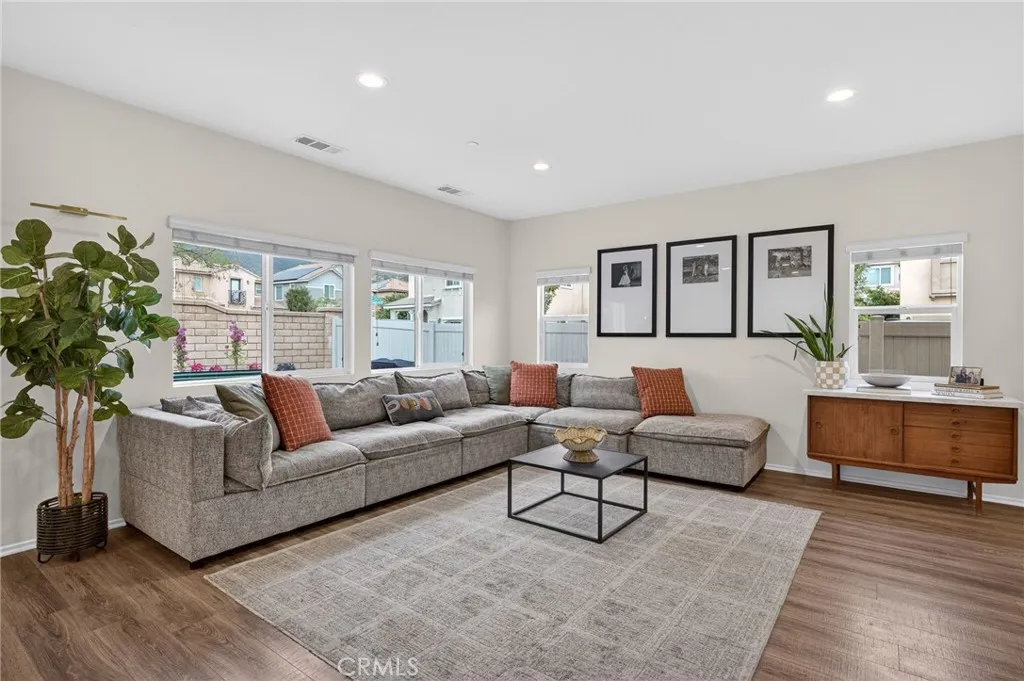 https://cdn.realtyfeed.com/cdn/127/306682795/5a44e08e6d38b981137d85b0abb40079.webp