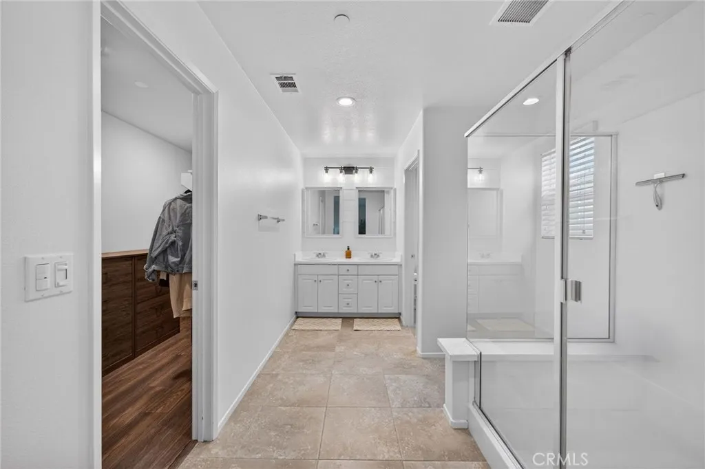 https://cdn.realtyfeed.com/cdn/127/306682795/7df8dea7be926dae976f345ffb7a79ed.webp