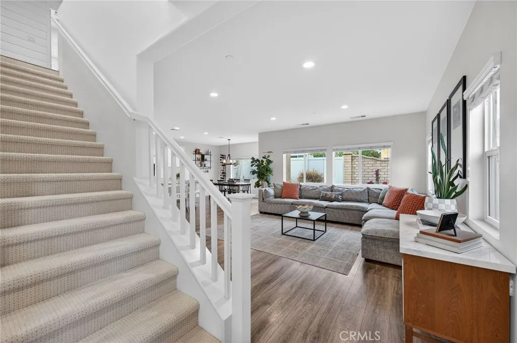 https://cdn.realtyfeed.com/cdn/127/306682795/9f31c0a8d9623e2c1203a77886a602e5.webp