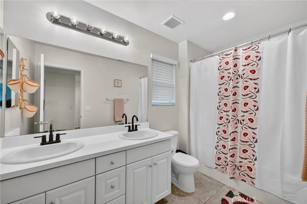 https://cdn.realtyfeed.com/cdn/127/306682795/a4ee1ab7ba40cecd4857a5b3a308046e.webp