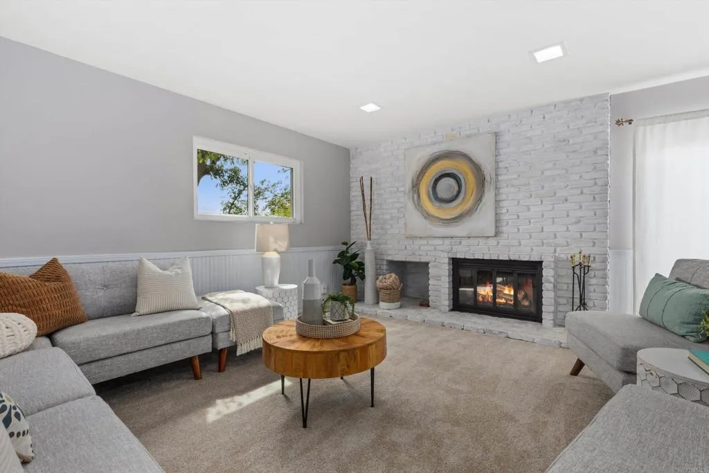 https://cdn.realtyfeed.com/cdn/127/306682911/80501742c4ee95cf6a15d9e8a0c0339c.webp