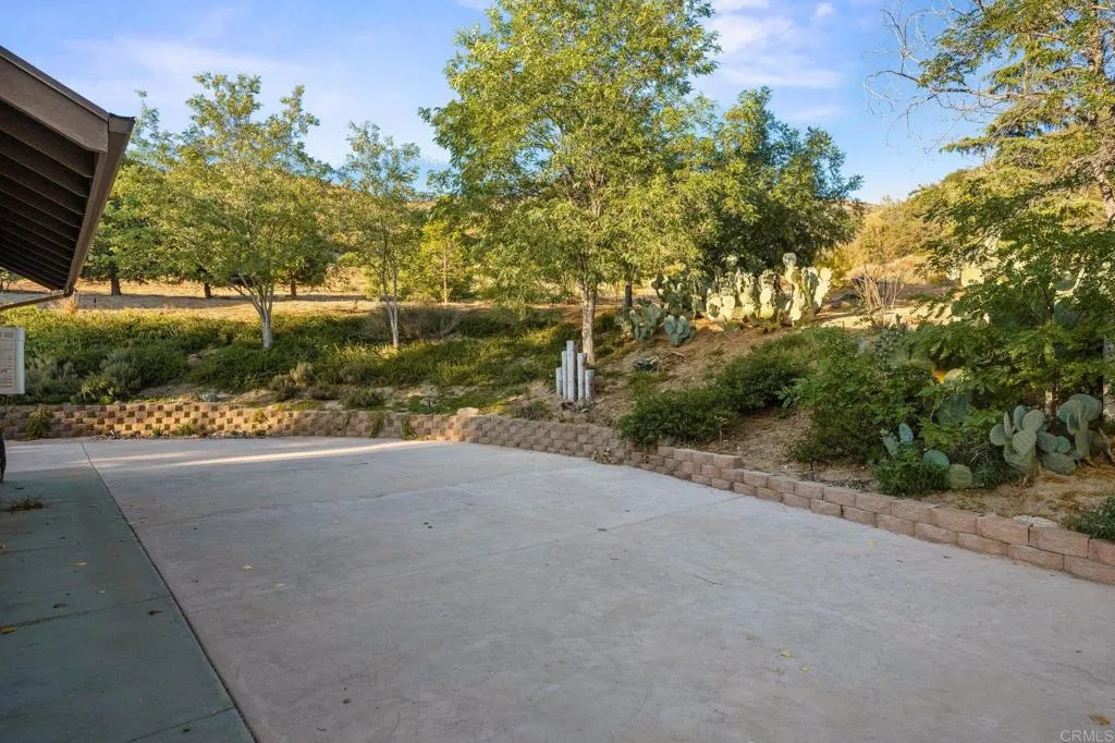 https://cdn.realtyfeed.com/cdn/127/306682945/92d5d8414315ba51846e9f0ce2fcf341.webp