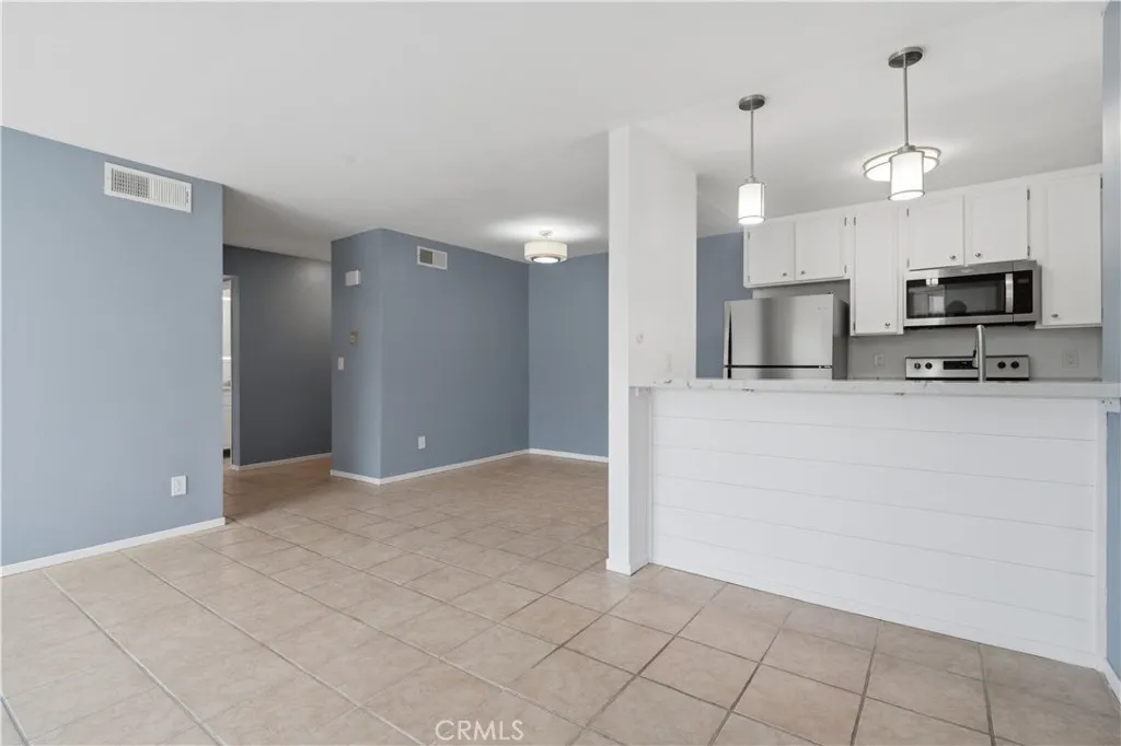 https://cdn.realtyfeed.com/cdn/127/306683046/69c4f671b041570f777b1de0e389c183.webp