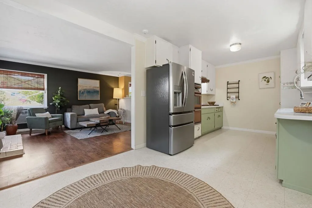 https://cdn.realtyfeed.com/cdn/127/306683115/a44f14b6f665781249f7f71501ae59a6.webp