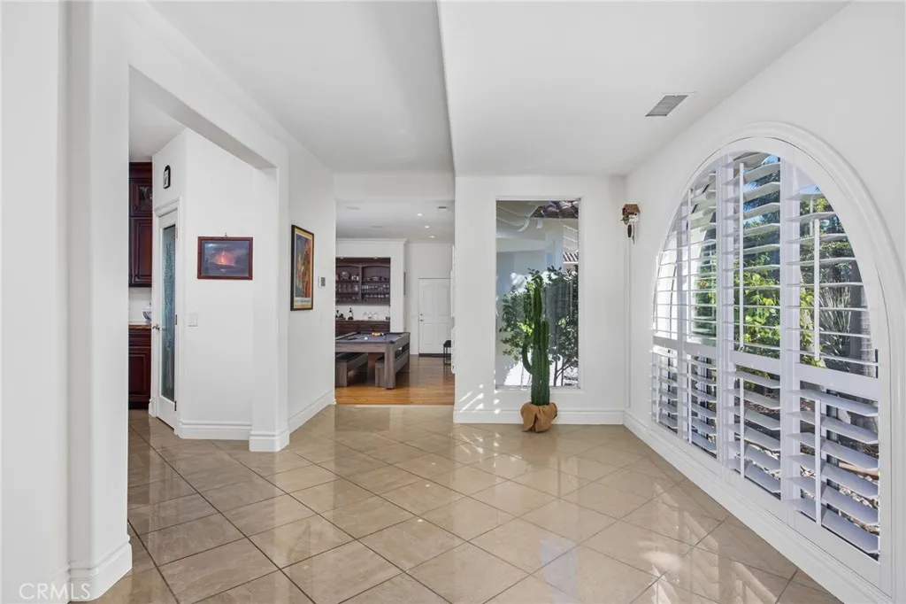 https://cdn.realtyfeed.com/cdn/127/306683154/4d67f0bea8bc561c250c801fb25e11be.webp