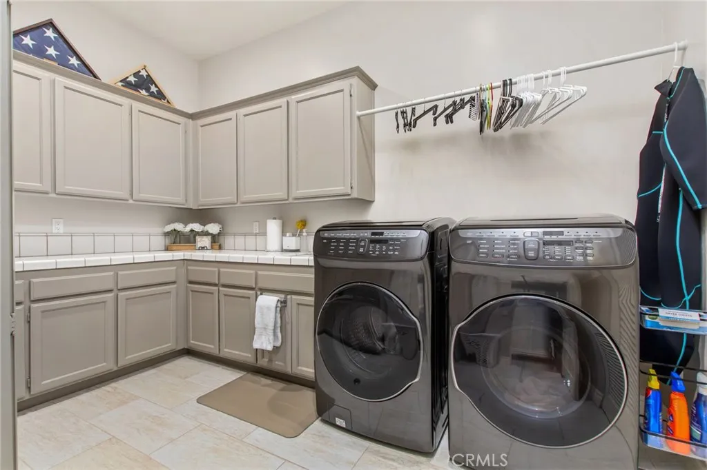 https://cdn.realtyfeed.com/cdn/127/306683154/6a6772099c796183190f96de4b3b4177.webp