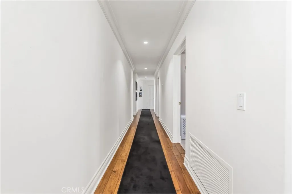 https://cdn.realtyfeed.com/cdn/127/306683154/706e0b4d5d8c8ab7d8ccd3b3fe95ef92.webp